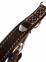 Hunter Smycz dla psa skórzana Tara ciemny brąz. Wygodna w trzymaniu, regulowana w trzech kierunkach smycz. Z odpinanym brelokiem. Elegancki, rustykalny design_4