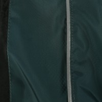 Flamingo Kurtka dla psa Veru zielona. Materiał: poliester. Zapięcie na rzep w okolicy brzucha i szyi. Z odblaskowymi paskami. Posiada odpinany kaptur, otwór na smycz i regulowany otwór na szelki. _5