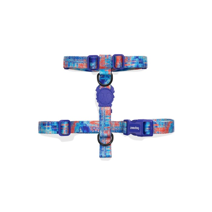 Zee Dog Szelki dla psa Glitch Error 404.Wykonane z poliestru teteronowego. Regulacja w obrębie klatki piersiowej oraz obręczy barkowej. Dwa d-ringi do podpięcia. Wielokolorowe. W typie guard