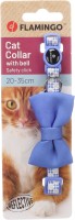 Flamingo Obroża dla kota z muszką niebieska. Produkt wyposażony został w tzw. „bezpieczne zapięcie”. Elementem wyróżniającym jest tu muszka. Dodatkowo w komplecie został dołączony dzwoneczek._3