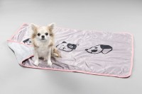 Flamingo Kocyk dla szczeniaka Oddi Rectangle. Materiał: plusz. Gramatura pluszu: 220 g/m². Można prać w temperaturze 30°C. Wykończony lamówką_5