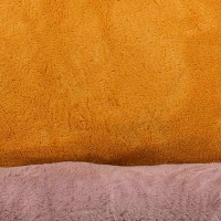 Flamingo Sofa dla psa Oddi żółta. Materiał: plusz i tkanina z wypełnieniem: włókno poliestrowe. Gramatura pluszu: 220 g/m²; gramatura tkaniny: 110 g/m² Zdejmowany pokrowiec. Antypoślizgowy spód_4
